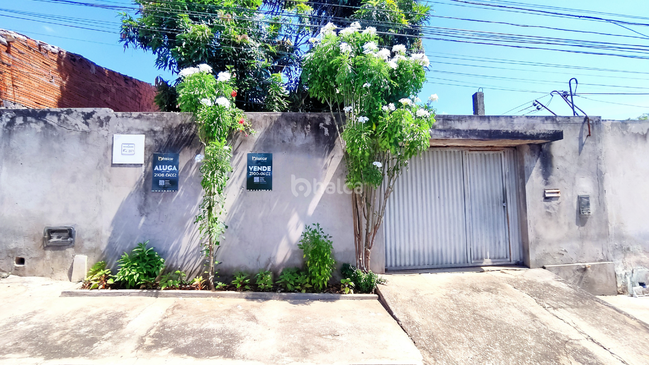 Casa à venda com 2 quartos, 200m² - Foto 1