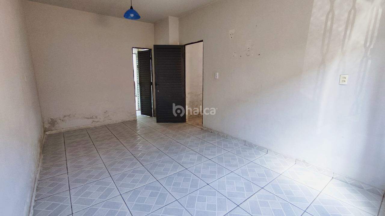 Casa à venda com 2 quartos, 200m² - Foto 12