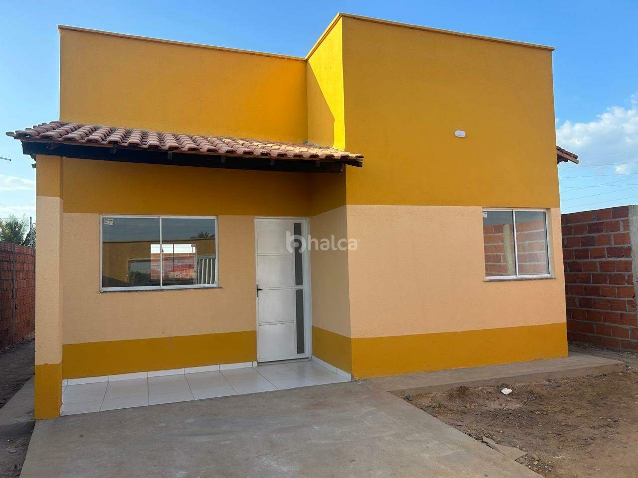 Casa à venda com 2 quartos, 54m² - Foto 2