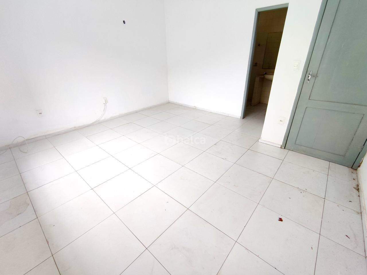 Casa para alugar com 2 quartos, 169m² - Foto 18