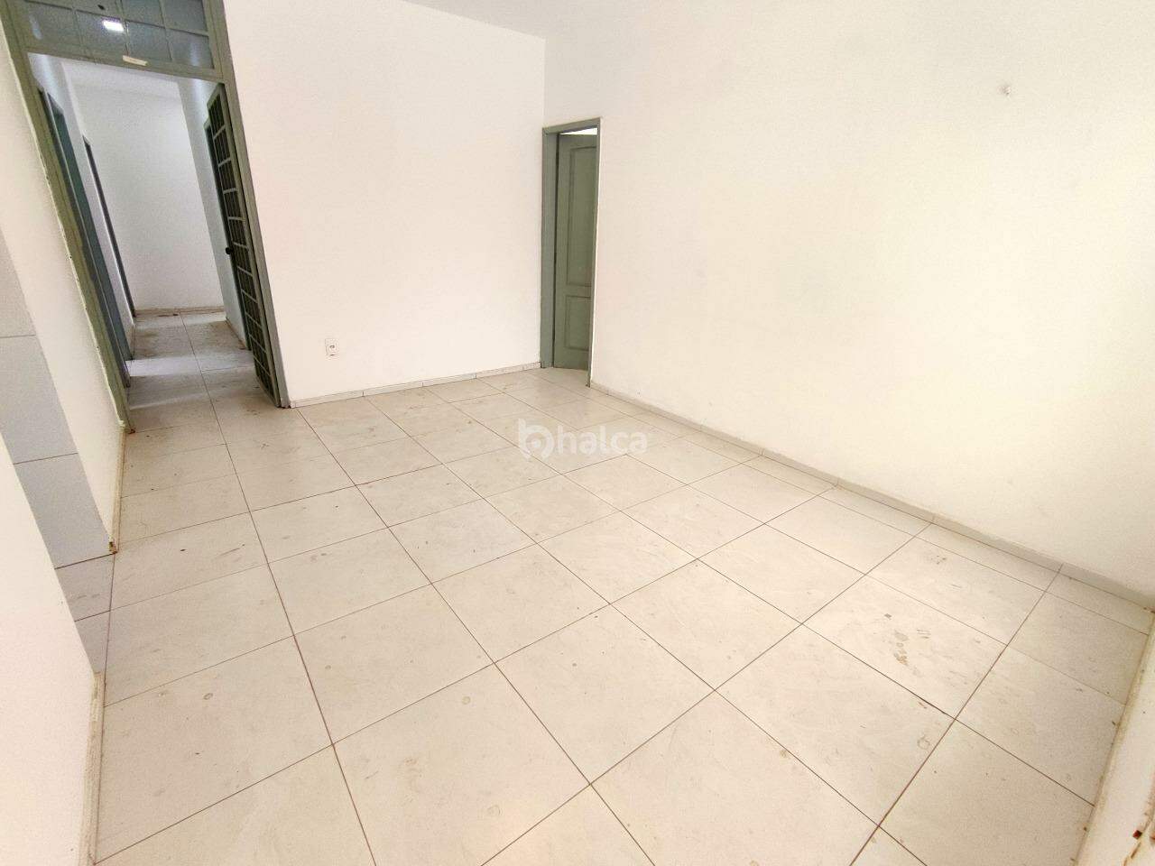 Casa para alugar com 2 quartos, 169m² - Foto 9