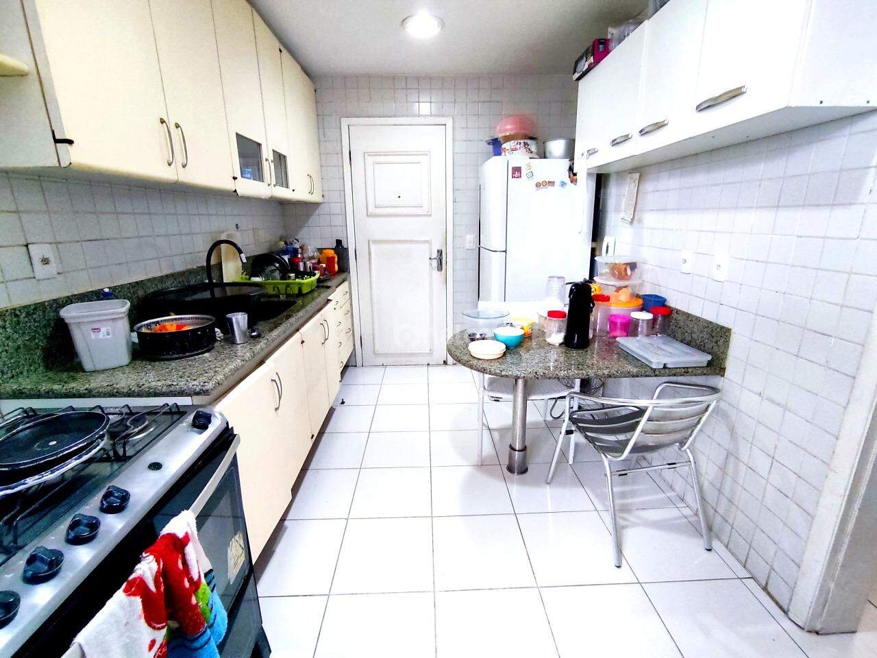 Apartamento à venda com 2 quartos, 107m² - Foto 5