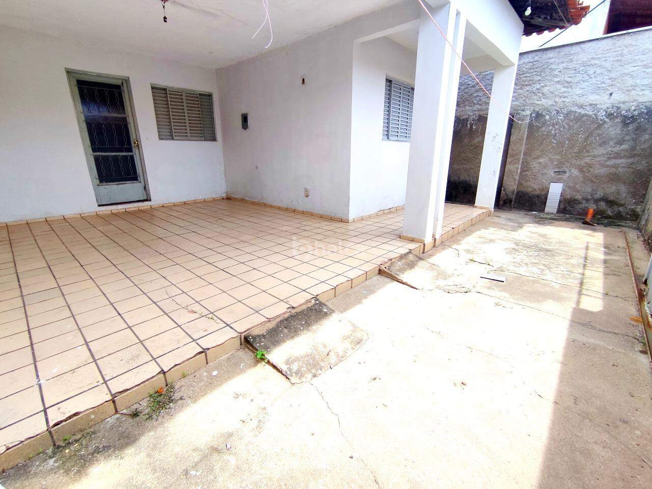 Casa à venda com 1 quarto, 87m² - Foto 2