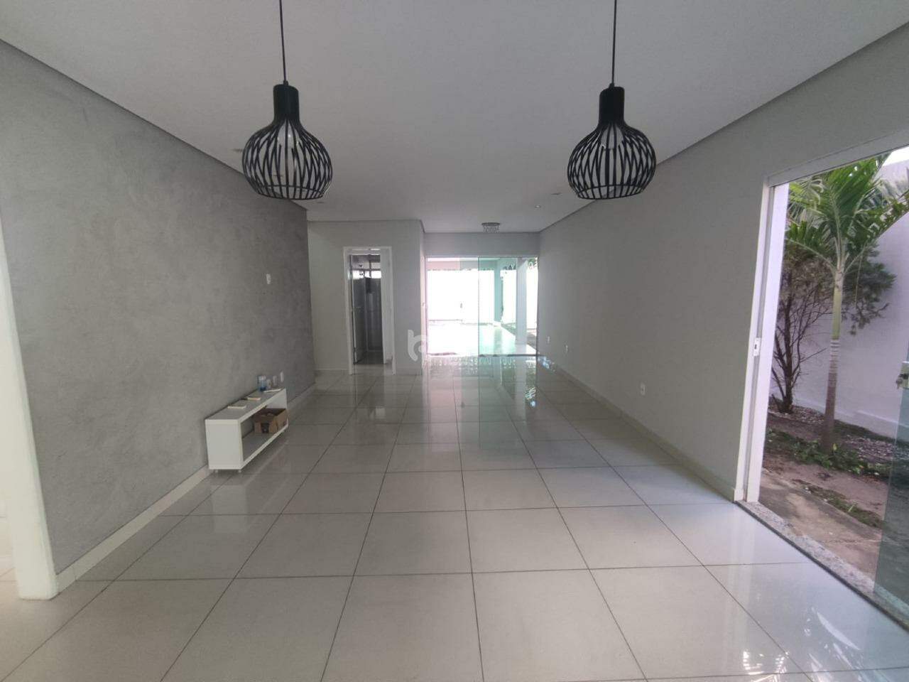 Casa de Condomínio à venda com 4 quartos, 227m² - Foto 3