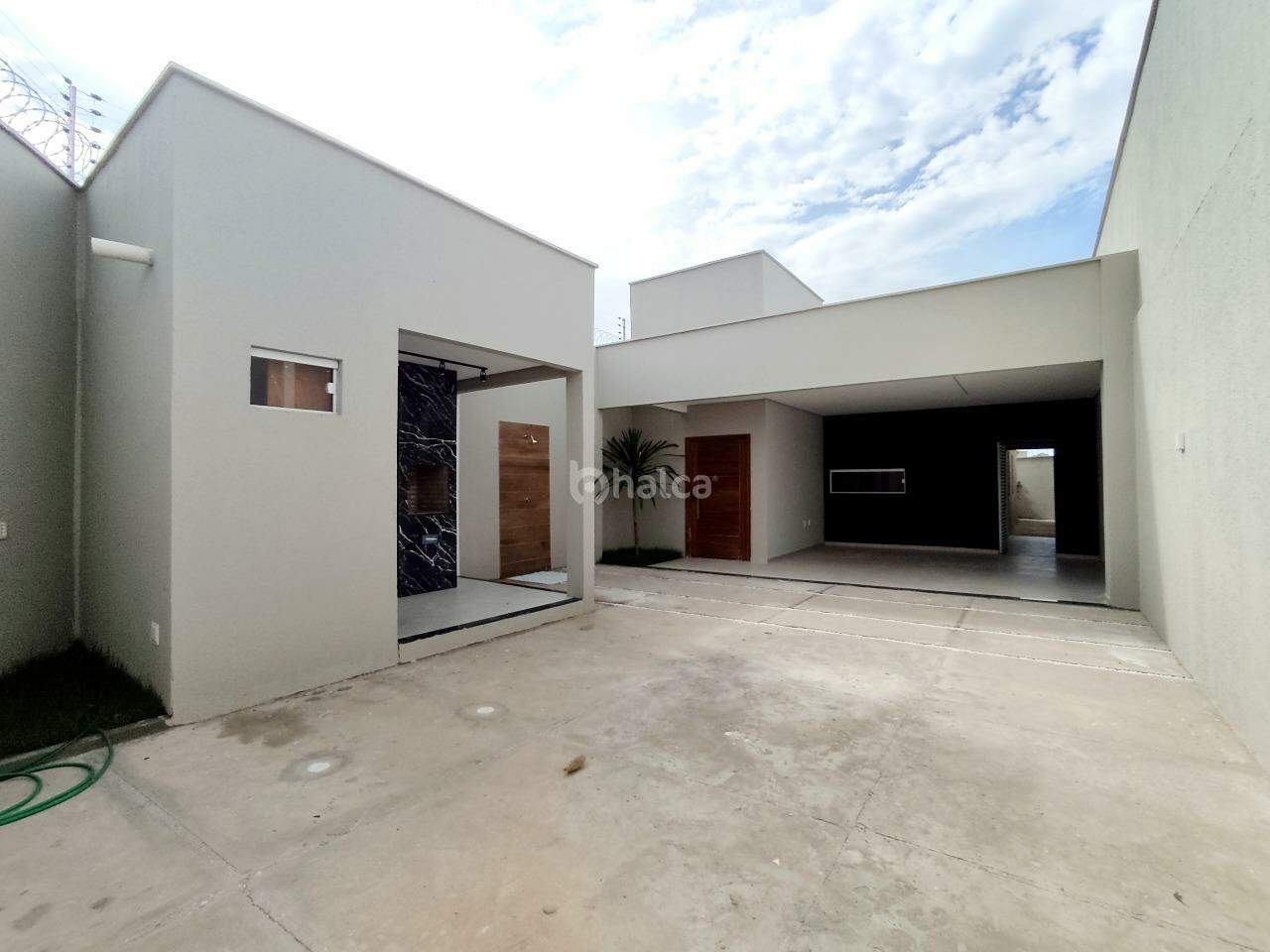 Casa à venda com 3 quartos, 130m² - Foto 2