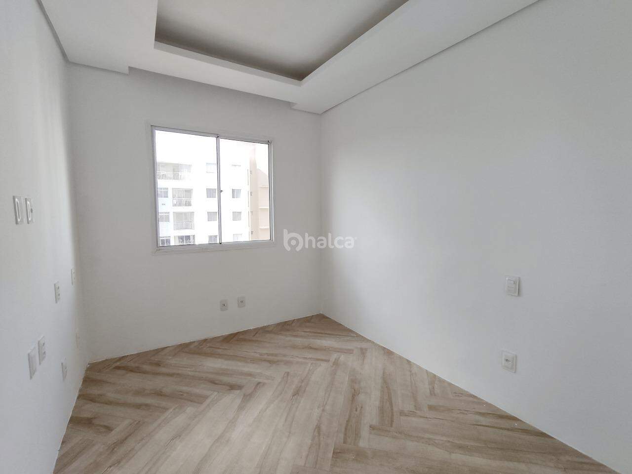 Apartamento à venda com 3 quartos, 75m² - Foto 8