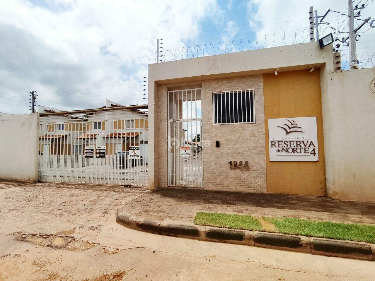 Casa de Condomínio à venda com 2 quartos, 61m² - Foto 1