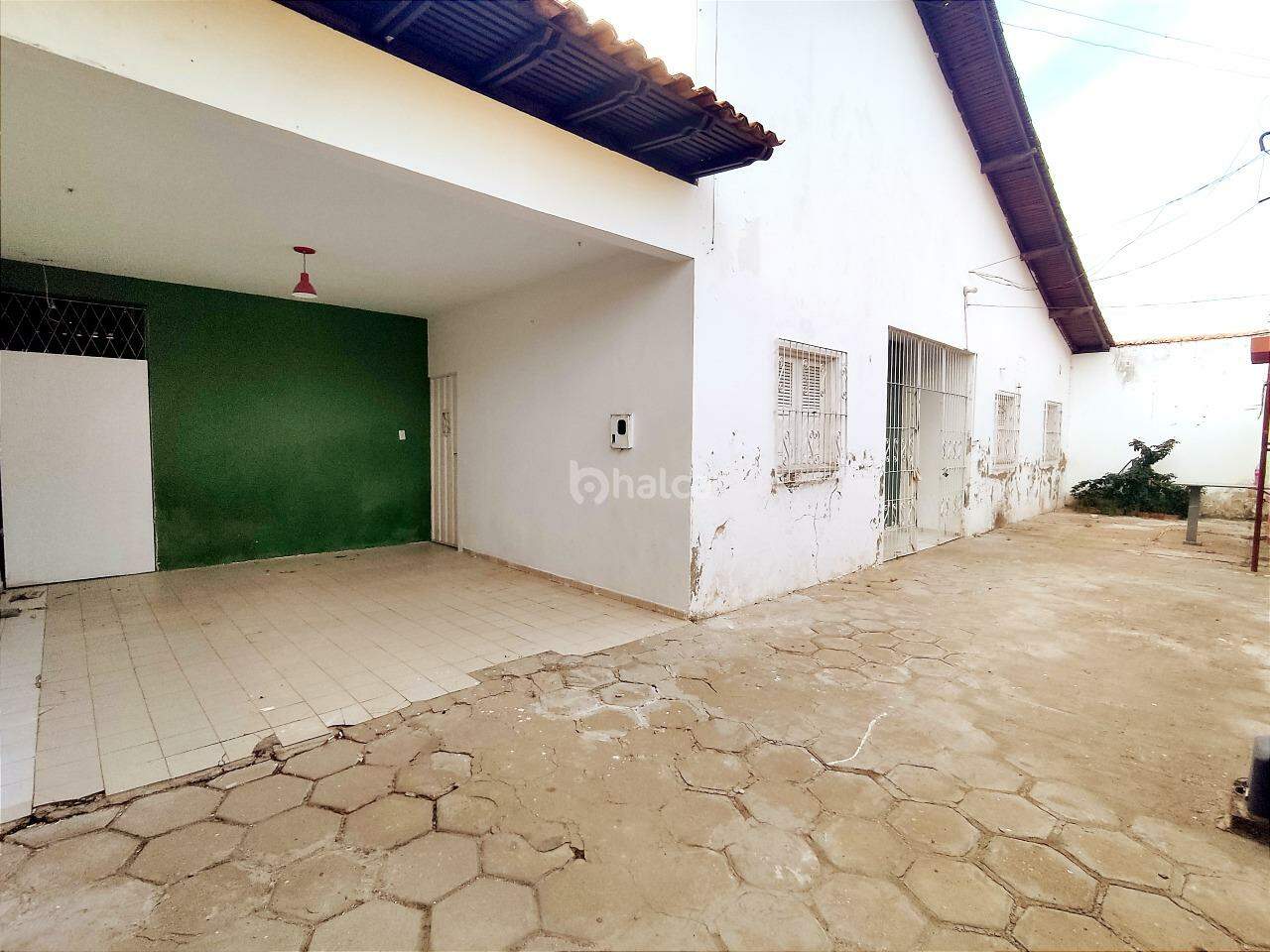 Casa à venda com 4 quartos, 184m² - Foto 2