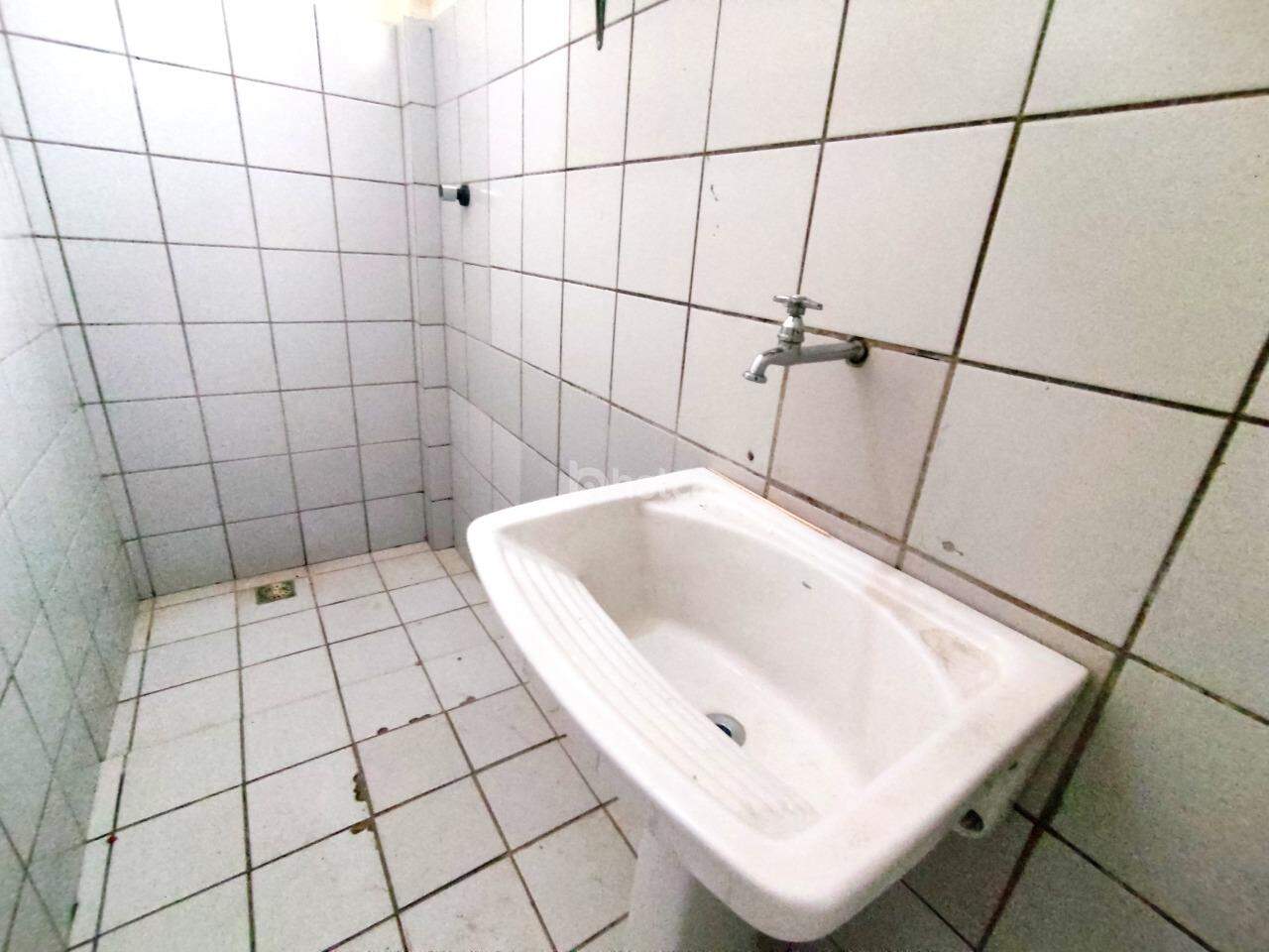Apartamento para alugar com 3 quartos, 110m² - Foto 14