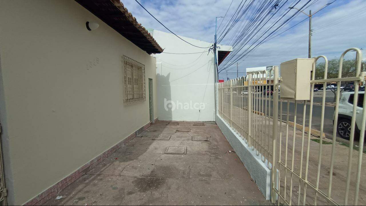 Casa para alugar com 2 quartos, 89m² - Foto 2