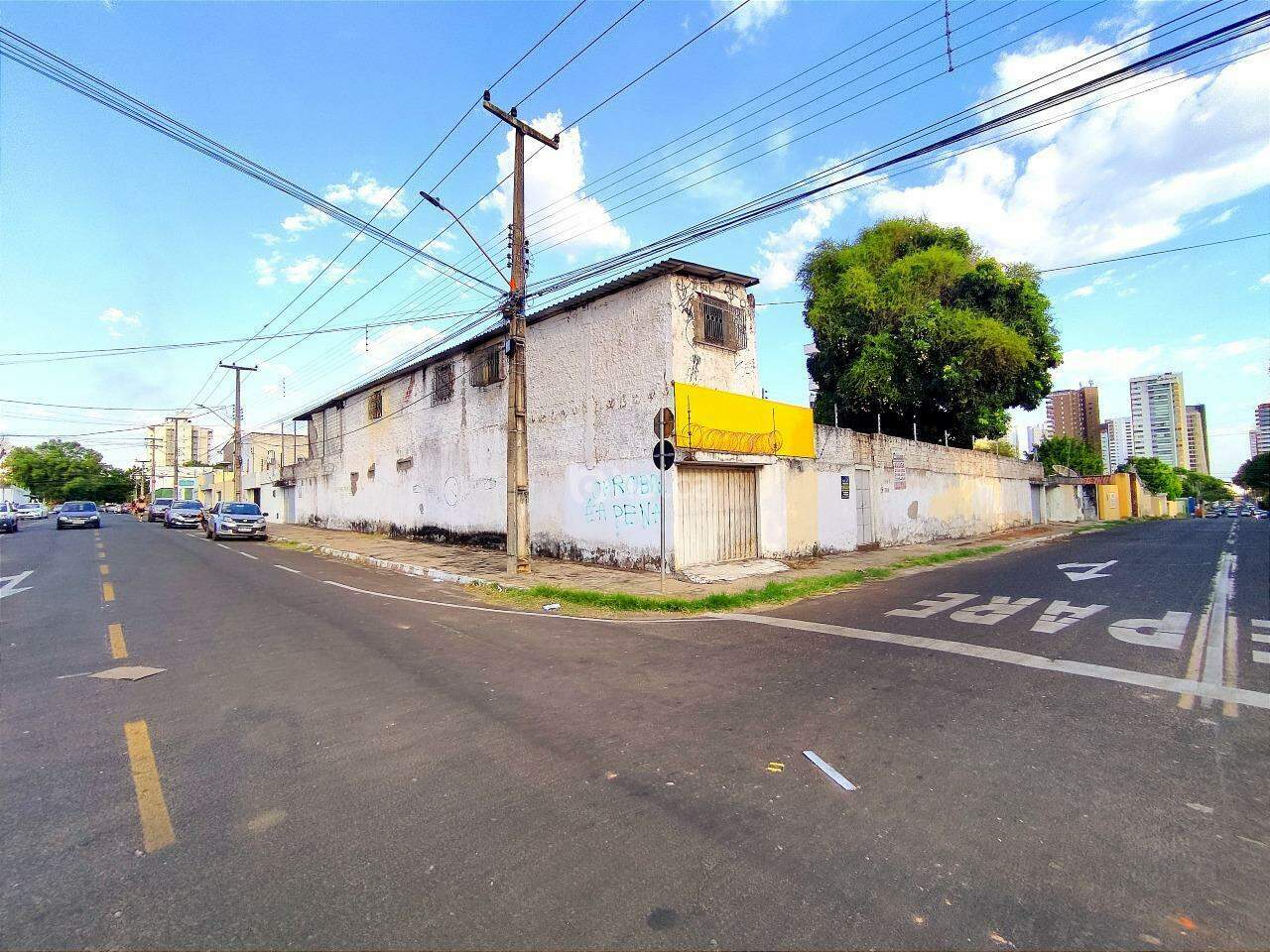 Prédio Inteiro para alugar com 10 quartos, 293m² - Foto 1