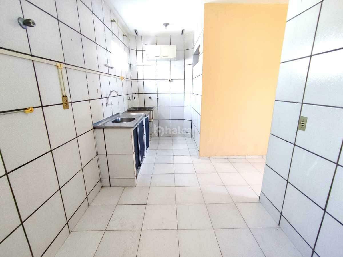 Apartamento para alugar com 2 quartos, 70m² - Foto 13