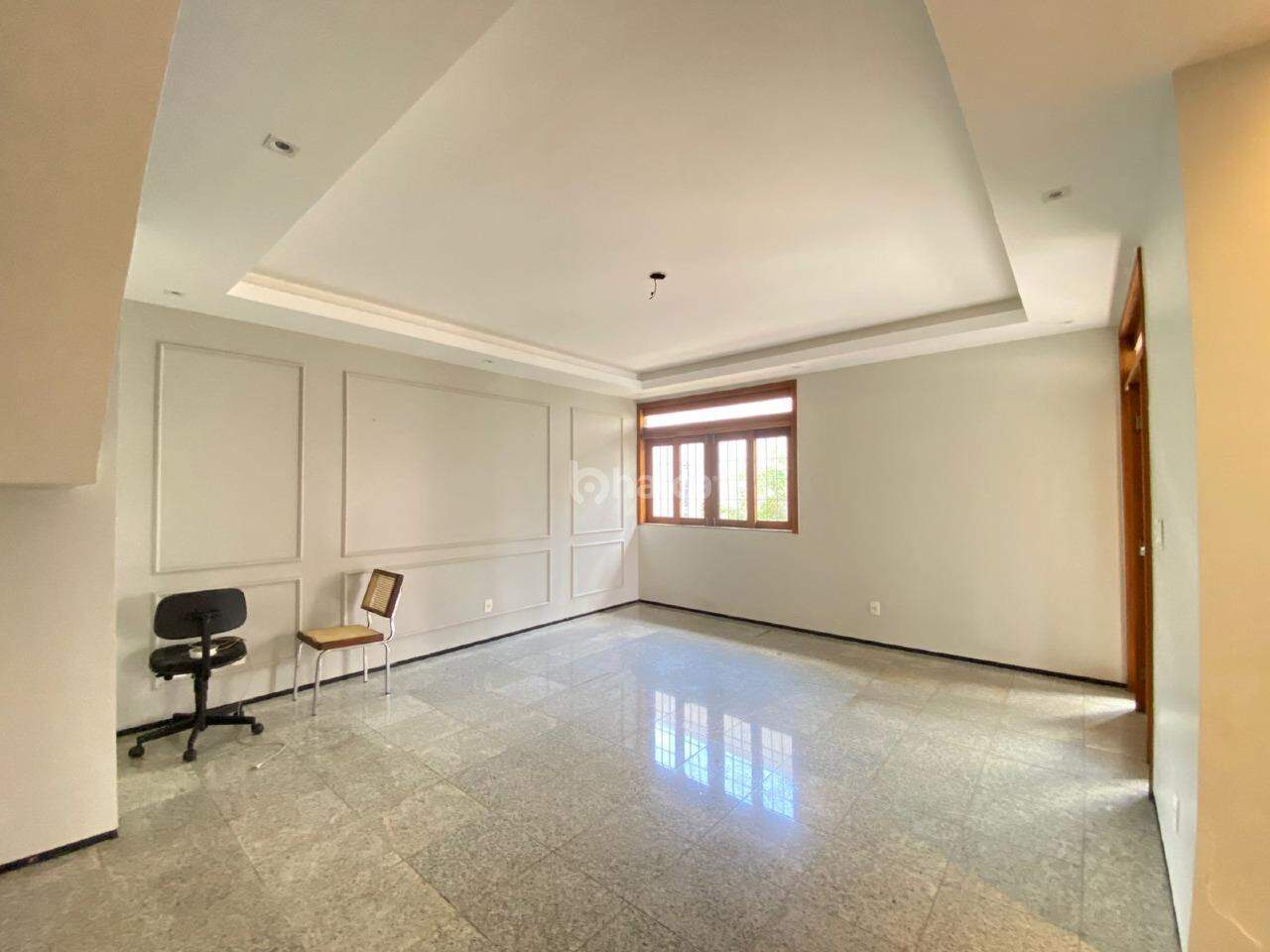 Casa à venda com 5 quartos, 471m² - Foto 2