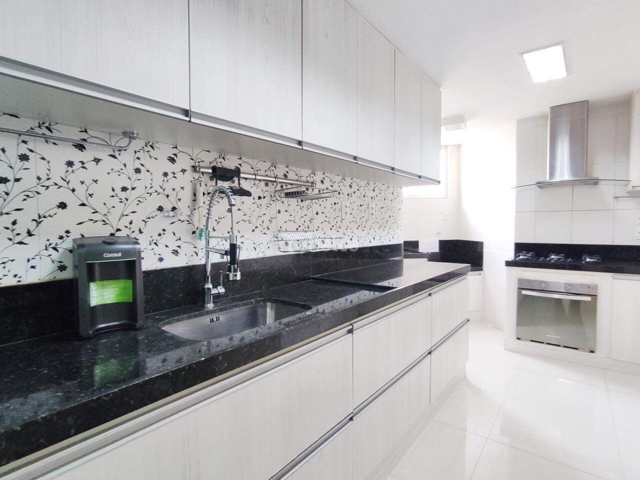 Apartamento para alugar com 3 quartos, 110m² - Foto 8