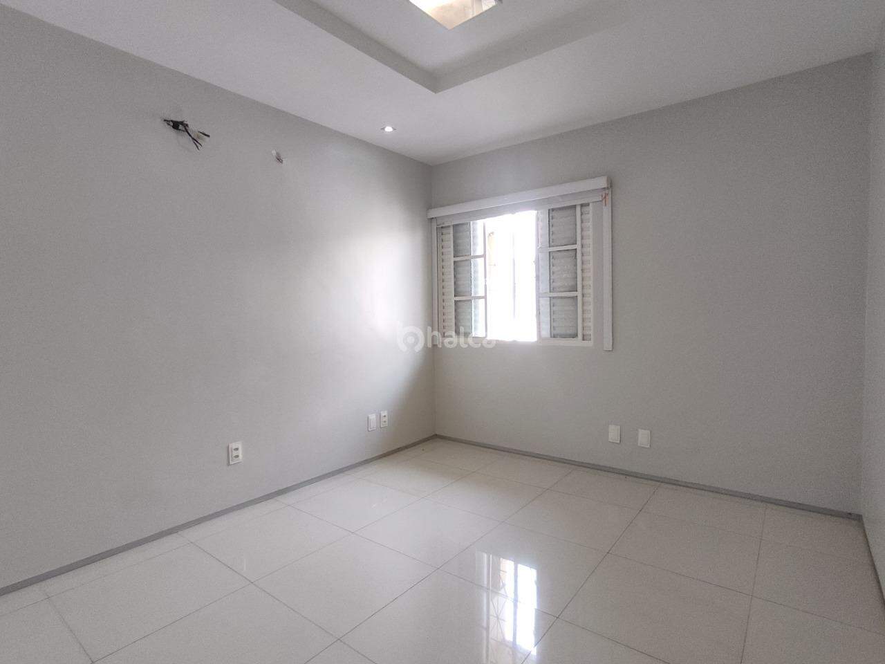 Apartamento para alugar com 3 quartos, 110m² - Foto 11