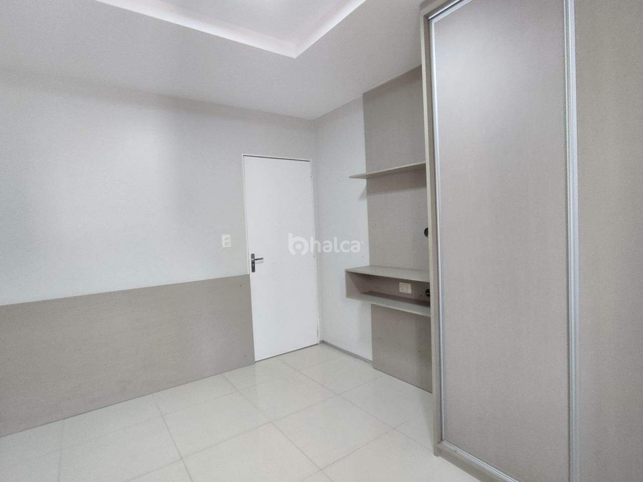 Apartamento para alugar com 3 quartos, 110m² - Foto 13