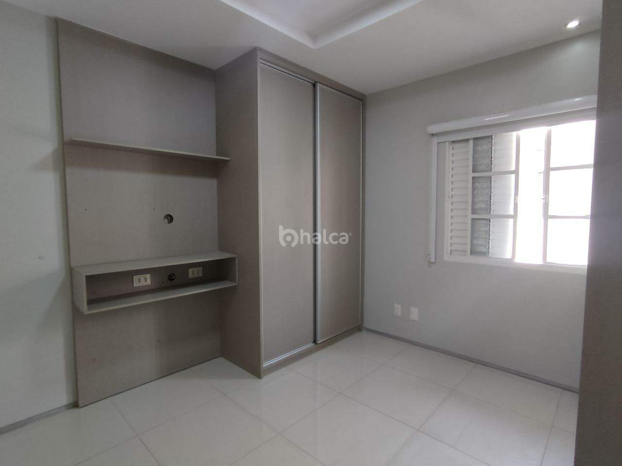 Apartamento para alugar com 3 quartos, 110m² - Foto 15
