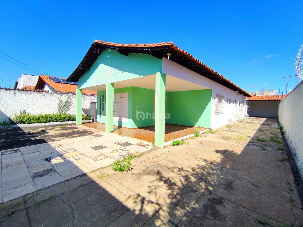 Casa à venda com 4 quartos, 160m² - Foto 2