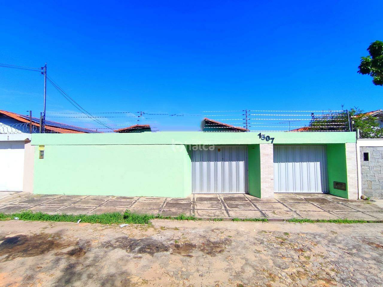 Casa à venda com 4 quartos, 160m² - Foto 1