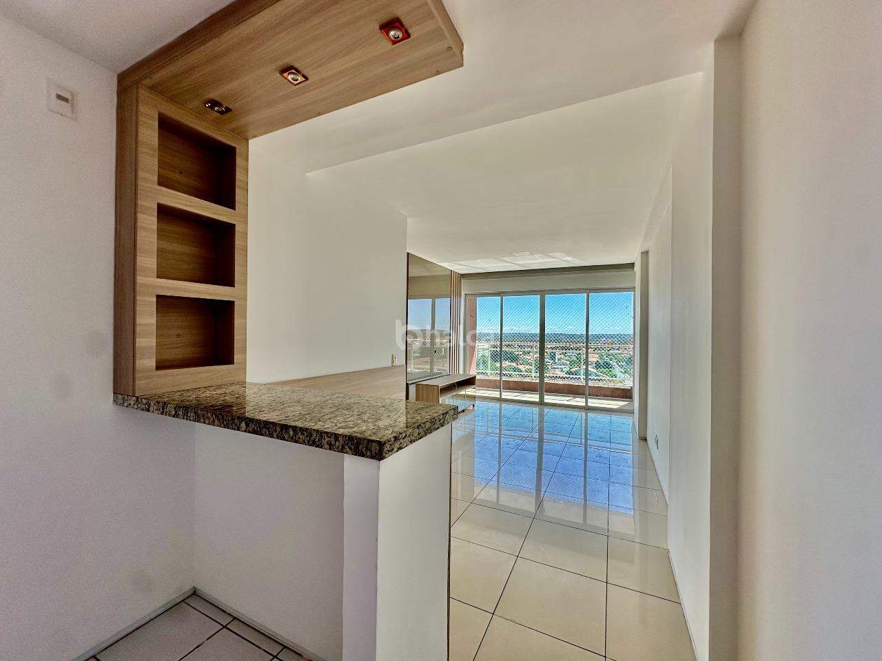 Apartamento para alugar com 4 quartos, 90m² - Foto 2