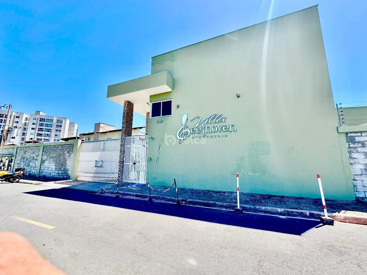 Casa para alugar com 3 quartos, 105m² - Foto 1
