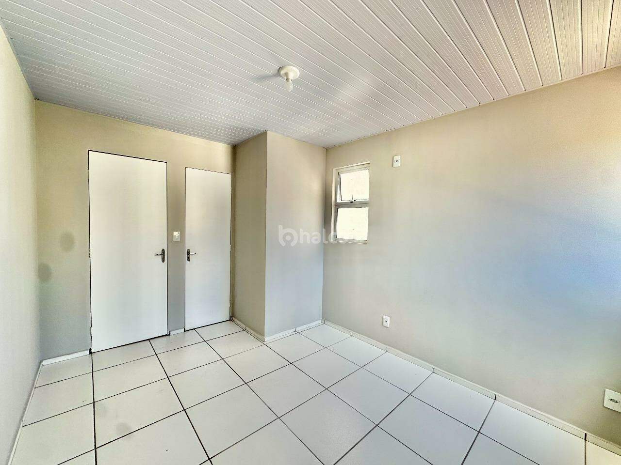 Casa à venda com 3 quartos, 60m² - Foto 15