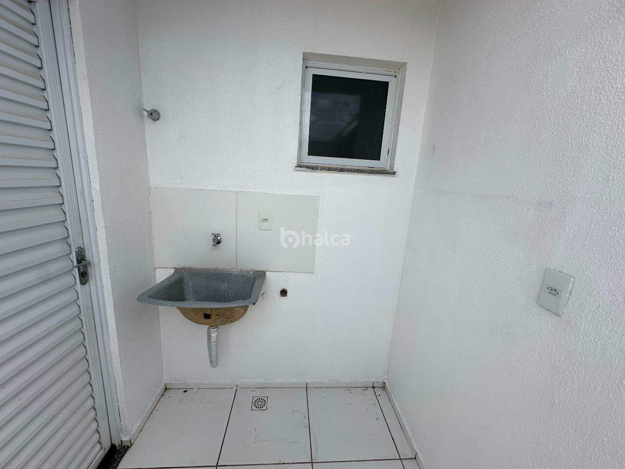 Casa à venda com 3 quartos, 60m² - Foto 11