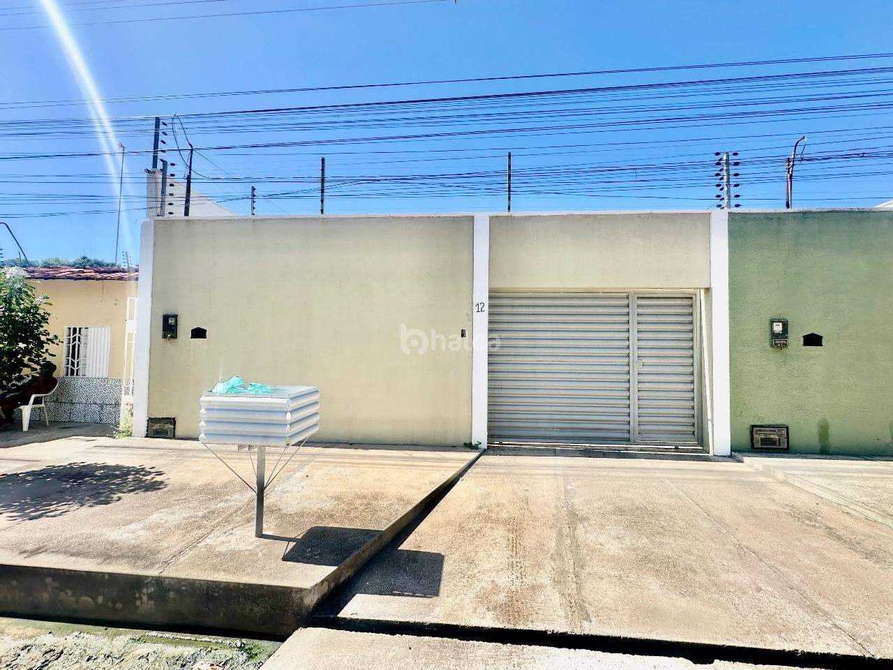 Casa para alugar com 3 quartos, 105m² - Foto 1