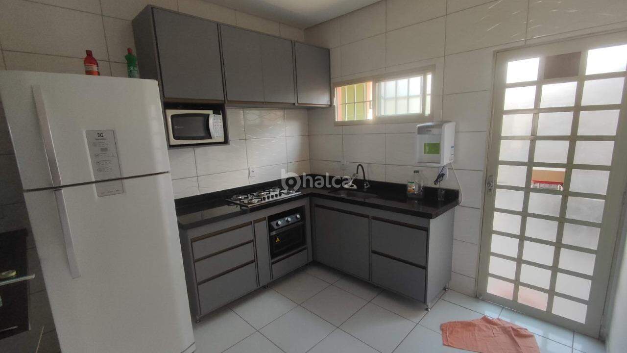 Casa para alugar com 3 quartos, 105m² - Foto 26