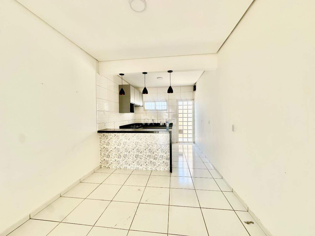 Casa para alugar com 3 quartos, 105m² - Foto 9