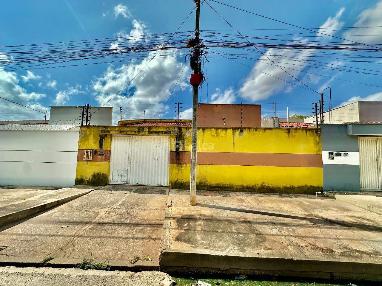 Casa à venda com 3 quartos, 112m² - Foto 1