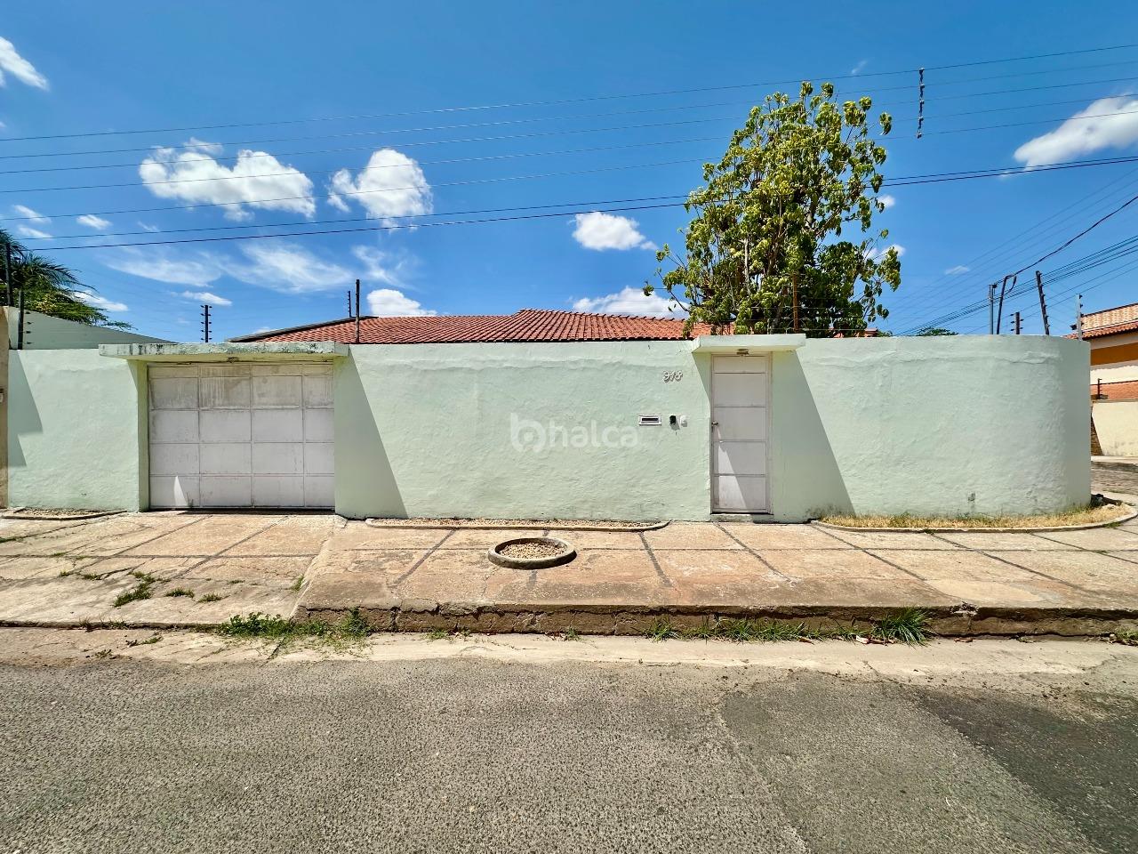 Casa, 3 quartos, 200 m² - Foto 1