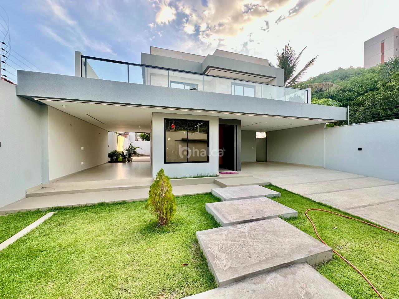 Casa, 4 quartos, 235 m² - Foto 1