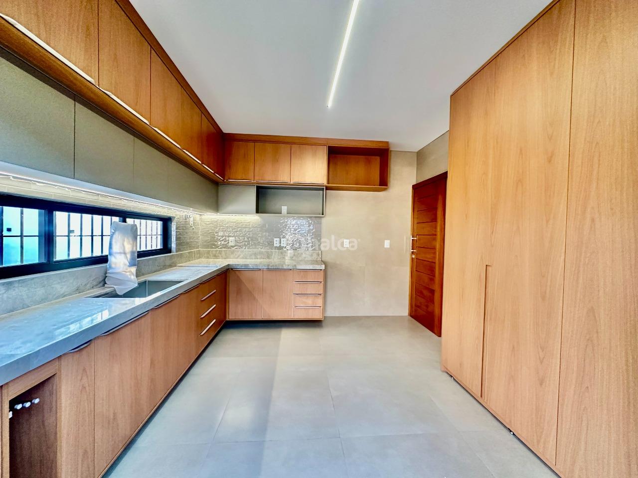 Casa, 4 quartos, 235 m² - Foto 8