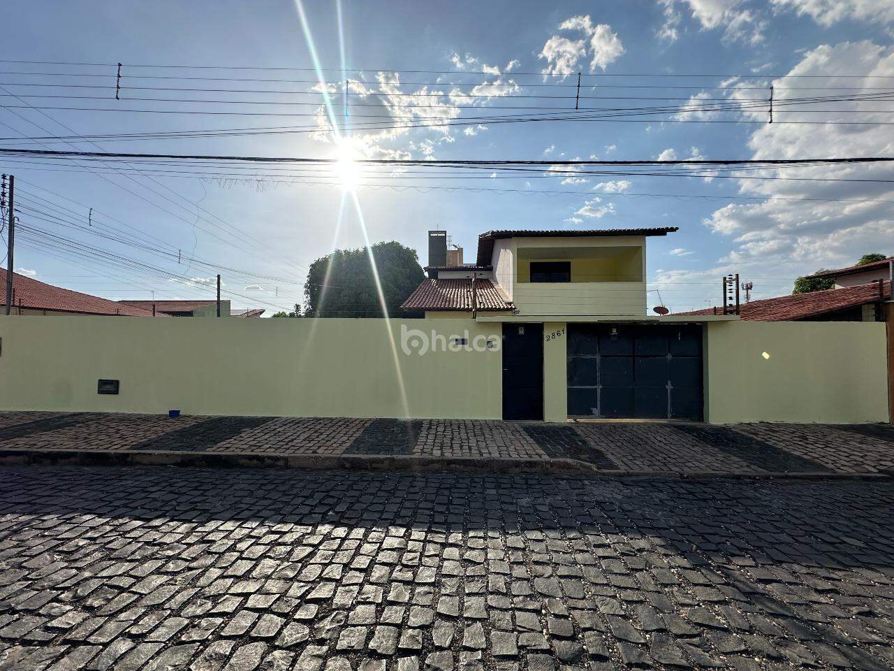 Casa para alugar com 4 quartos, 188m² - Foto 1