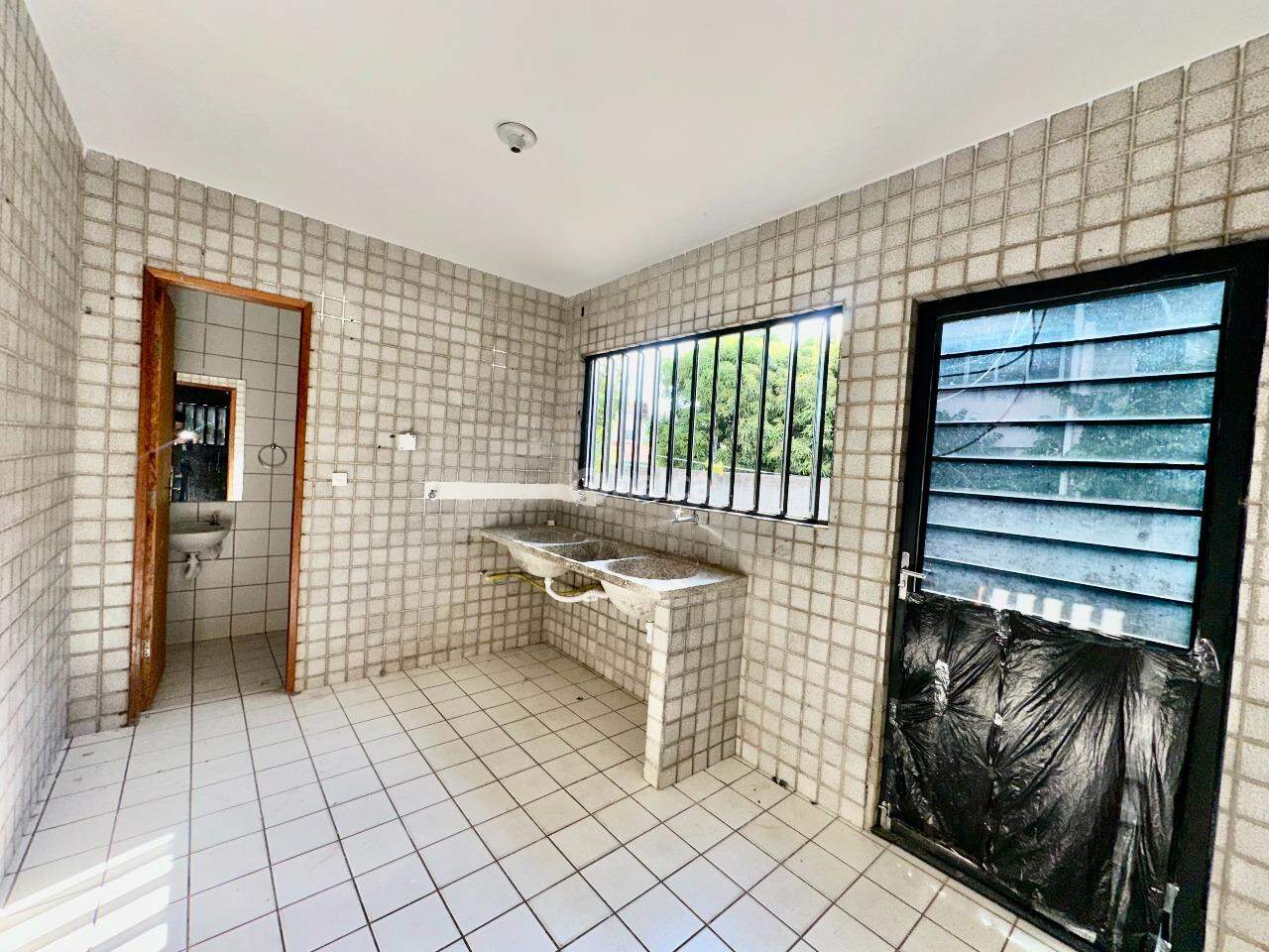 Casa para alugar com 4 quartos, 188m² - Foto 10