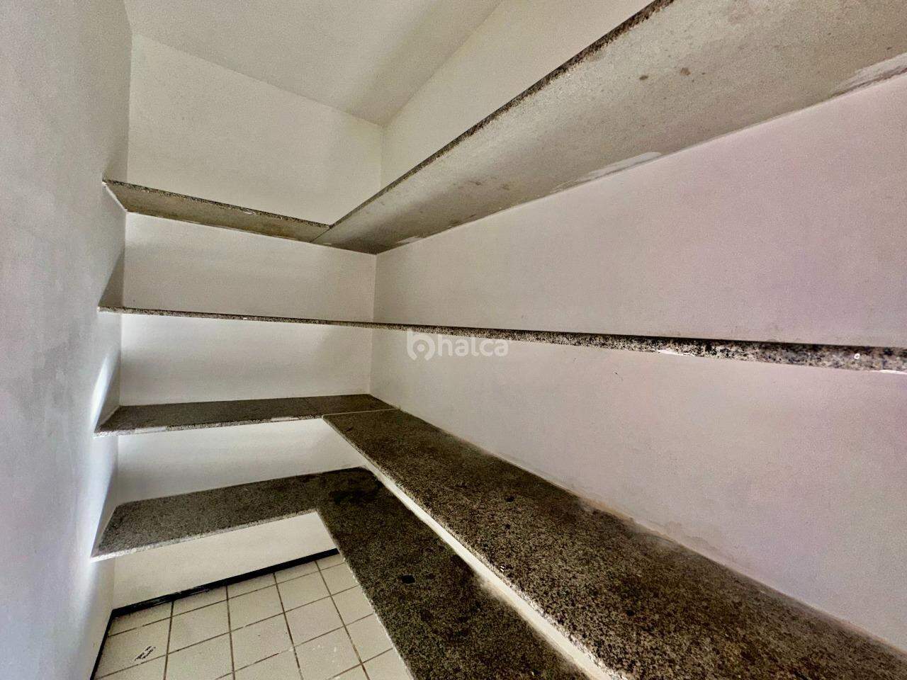 Casa para alugar com 4 quartos, 188m² - Foto 9