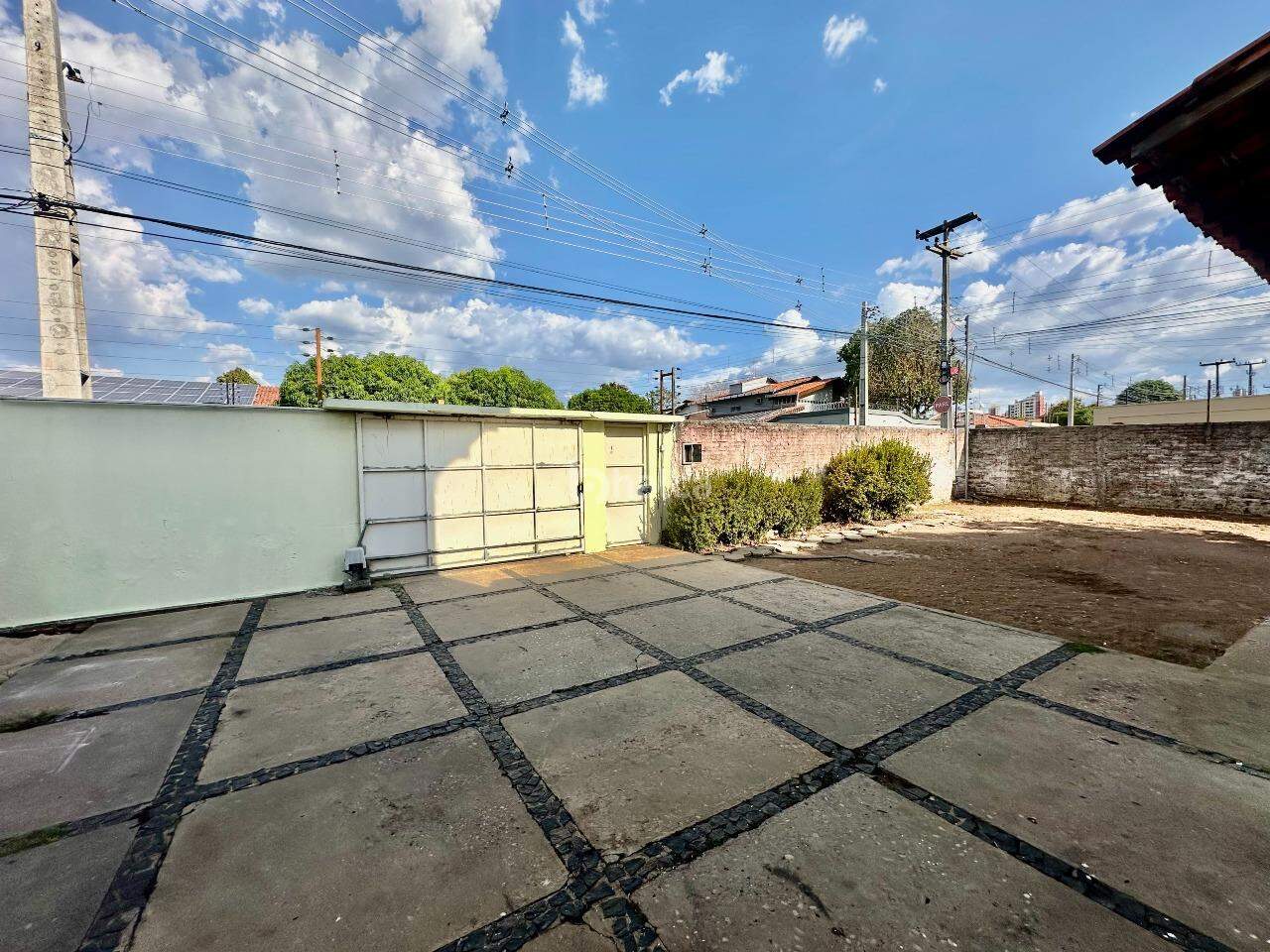 Casa para alugar com 4 quartos, 188m² - Foto 2