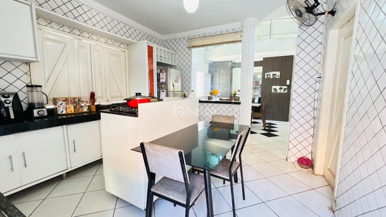 Casa, 4 quartos, 233 m² - Foto 13