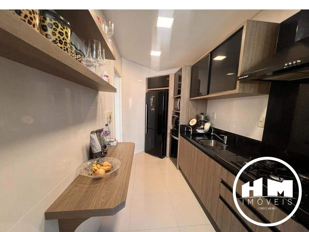 Apartamento à venda no Meia Praia: 