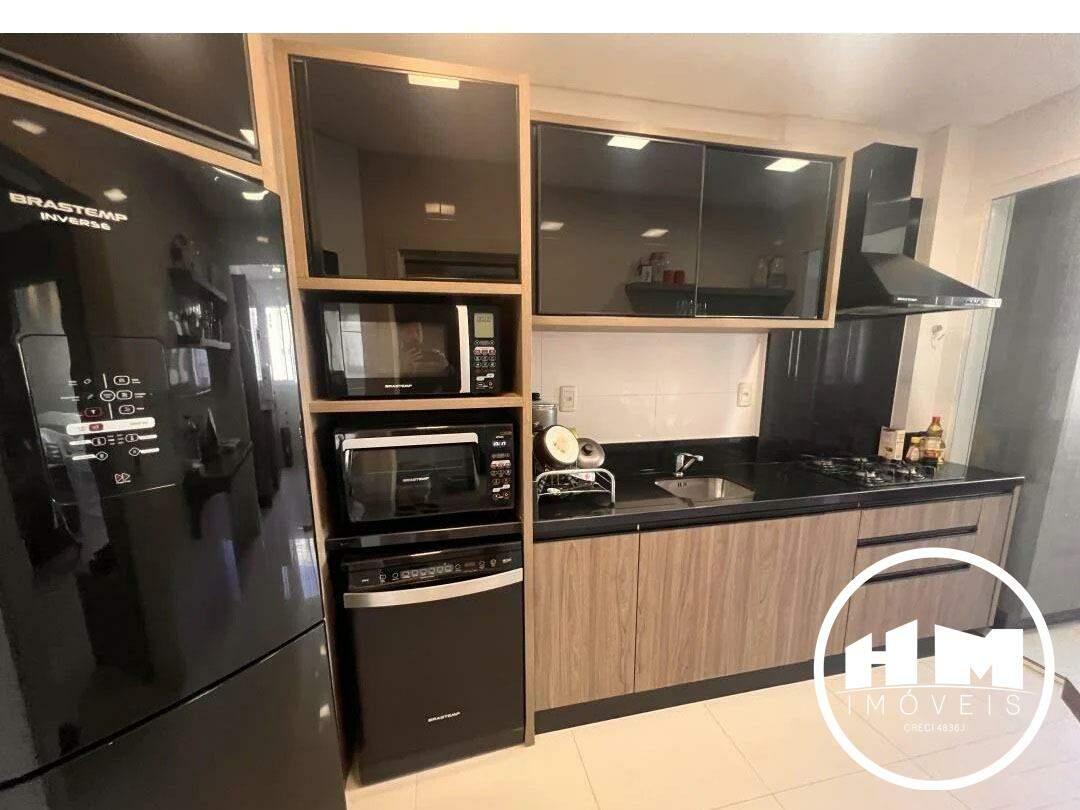Apartamento à venda no Meia Praia: 