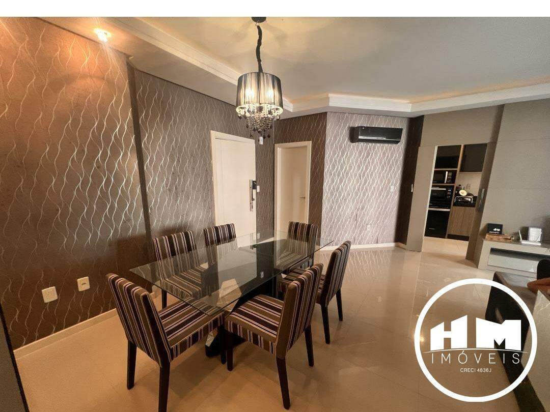 Apartamento à venda no Meia Praia: 