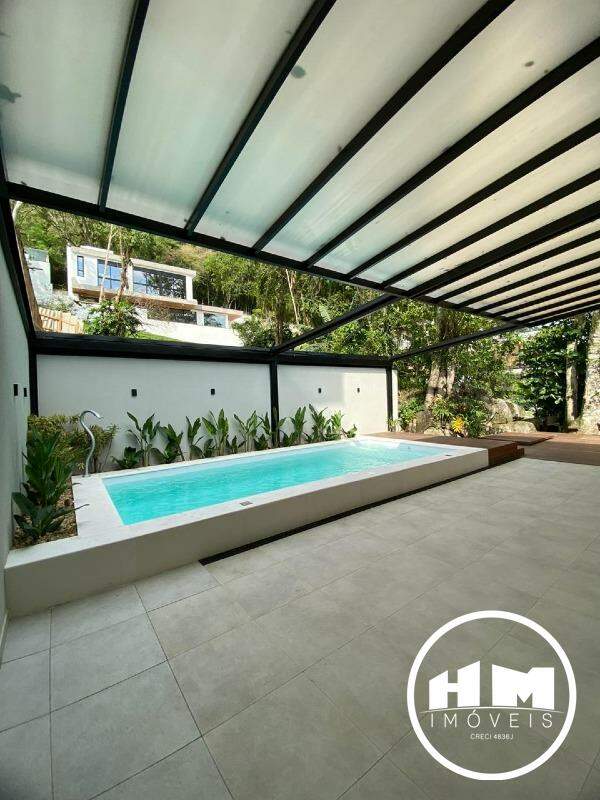 Casa em Condomínio à venda no Barra: 