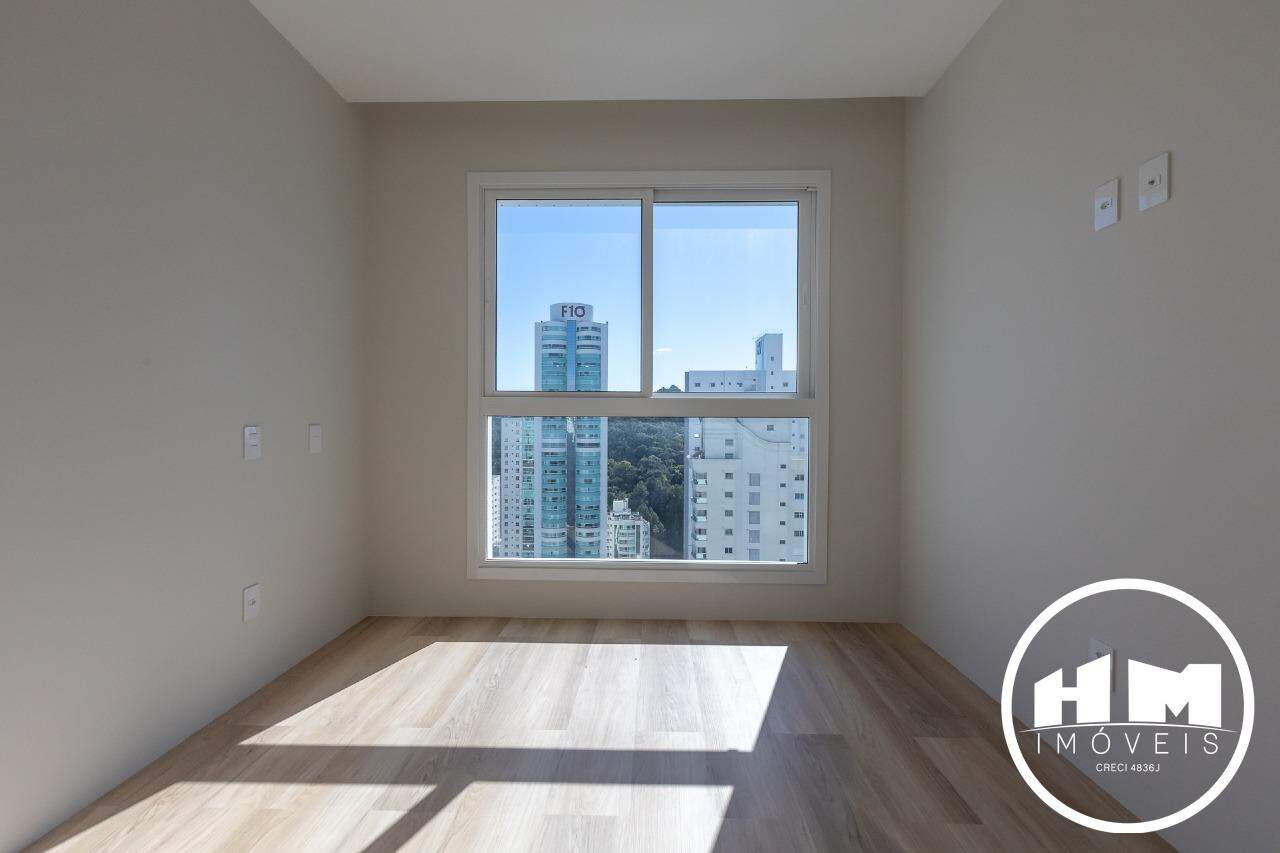 Apartamento à venda no Pioneiros: 
