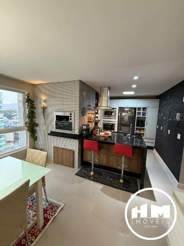 Apartamento à venda no Pioneiros: 