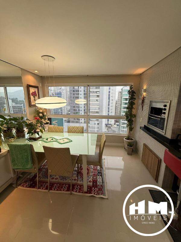 Apartamento à venda no Pioneiros: 