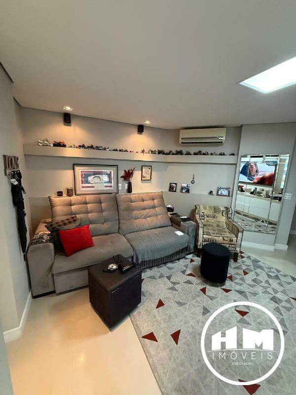 Apartamento à venda no Pioneiros: 