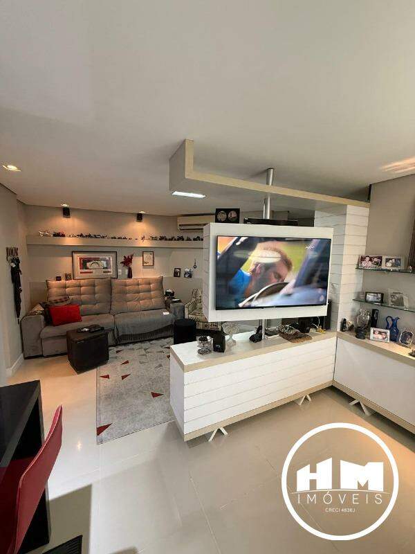 Apartamento à venda no Pioneiros: 