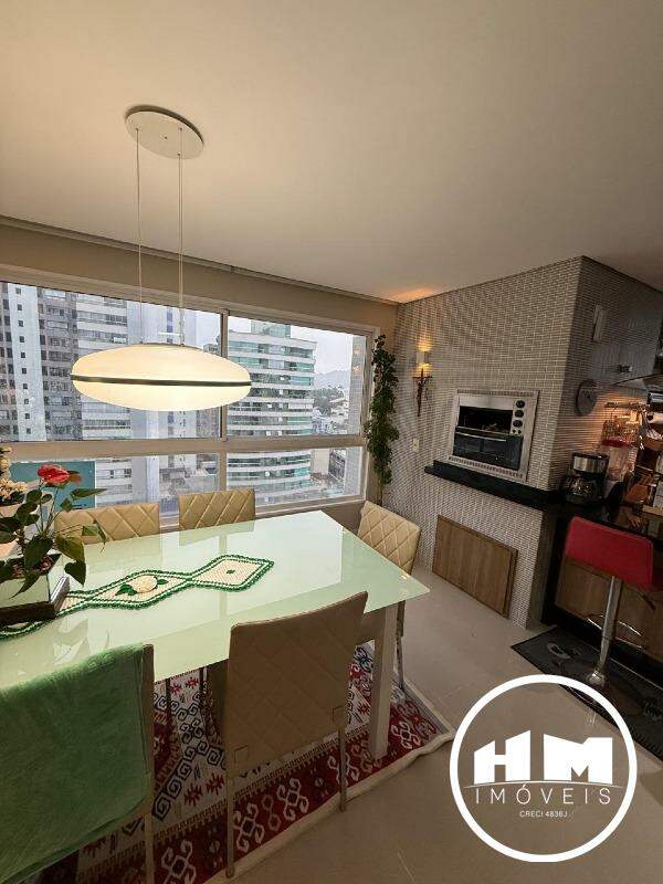 Apartamento à venda no Pioneiros: 