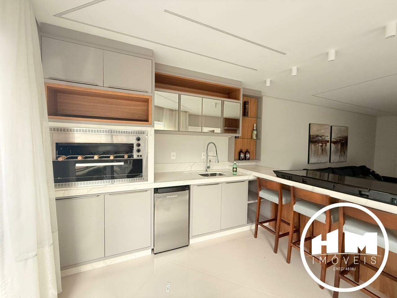 Apartamento à venda no Pioneiros: 